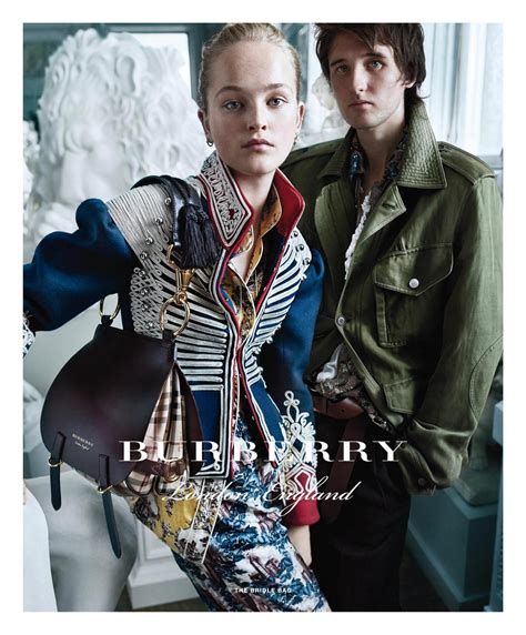 campagna pubblicitaria burberry 2016|BURBERRY FALL 2016 AD CAMPAIGN .